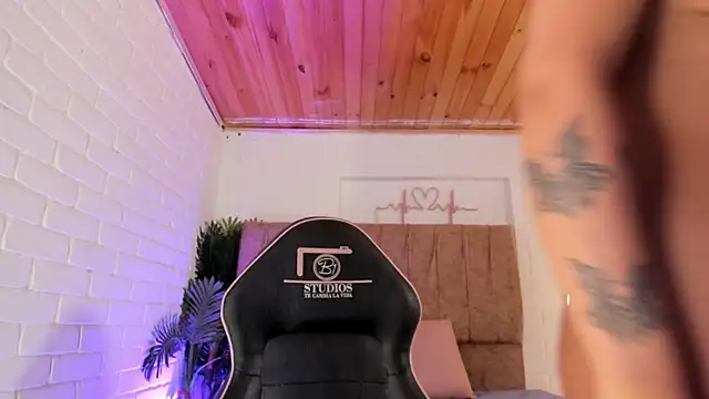 penelope_tay1's cam snapshot