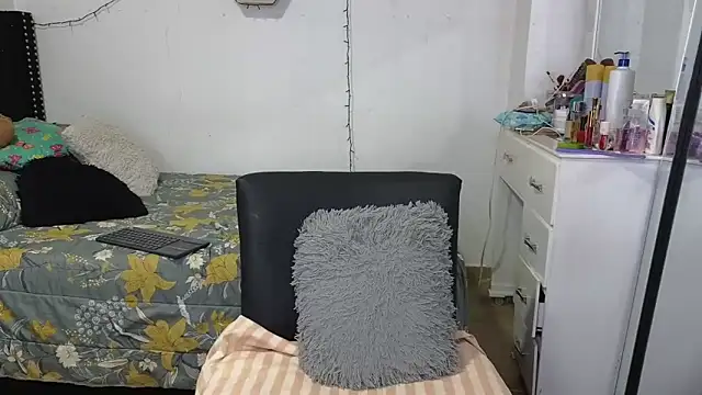 charlotte_077's cam snapshot