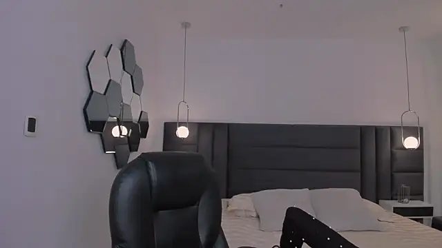 AnaisNin live sex cam