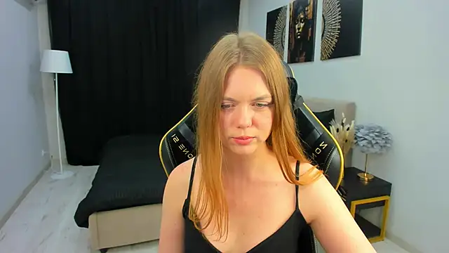 Strawberrye live sex cam