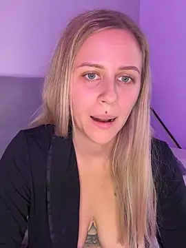 lunawolf21's cam snapshot