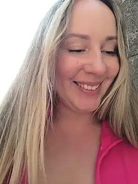 Mona_Plus's cam snapshot