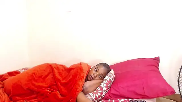 CurvyCutiexx94's cam snapshot