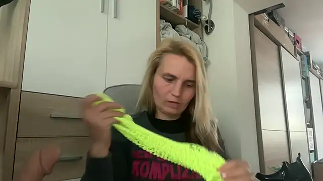 s-te-fan-i's cam snapshot