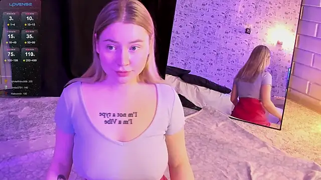 Lillie_Berry's cam snapshot