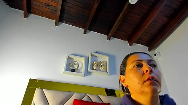 ariana-martins's cam snapshot