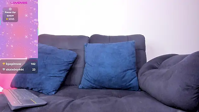 Nyra_lux16's cam snapshot