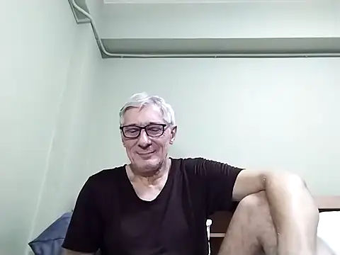 BIGUNCUTHARDCOCK live sex cam