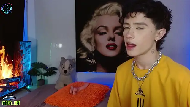 maxiy_001 live sex cam