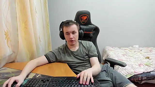 iliaskrislove live sex cam