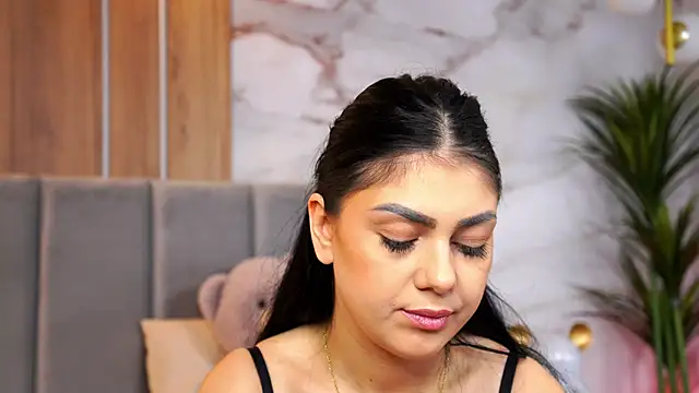 ZaraCapri's cam snapshot