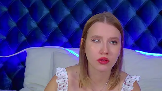 LiliLinn live sex cam