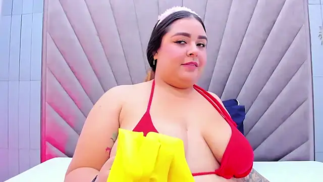 ElenaHills's cam snapshot