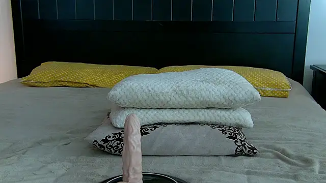 Yanira_Muslim live sex cam