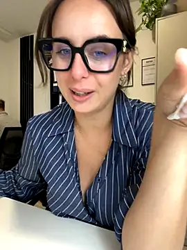 Hii_Lolla live sex cam