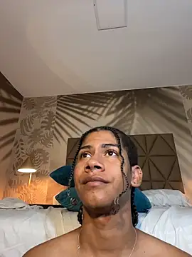 Maxim-Walker live sex cam