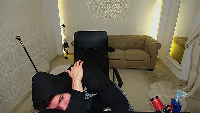 MaxKaiden live sex cam