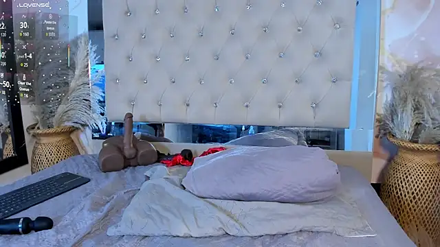 Luna_Tylor's cam snapshot