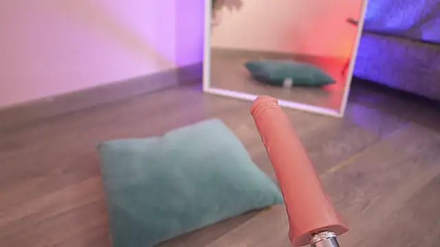 charloottee_1's cam snapshot