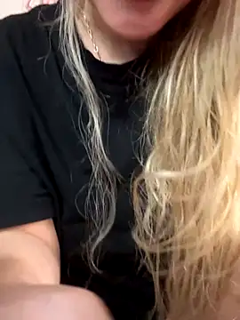 -_Ruya_-'s cam snapshot