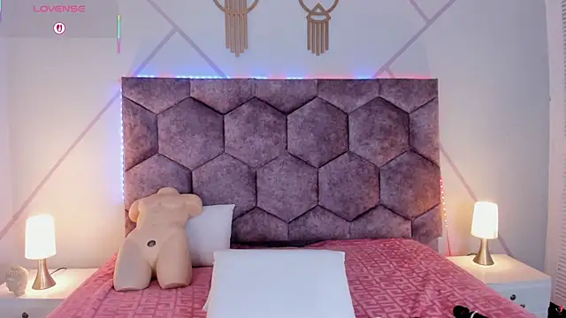 Iris_Thompson_'s cam snapshot