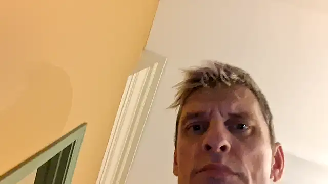 leahcimnikral's web cam