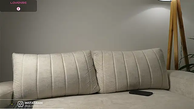 DeusbelliS live sex cam