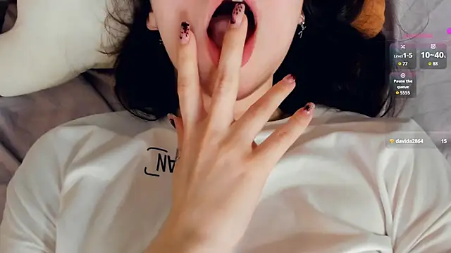 DracosMoon live sex cam