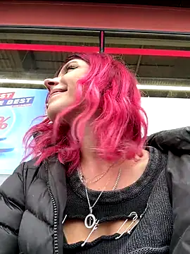 RiriRoseey live sex cam