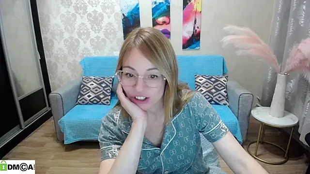 shy_hot_cat's cam snapshot