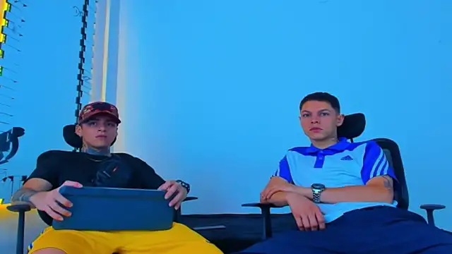 HOT_boy2025 live sex cam