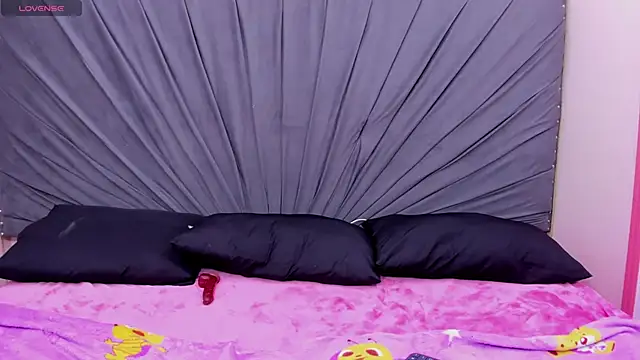 saray-Rousse live sex cam