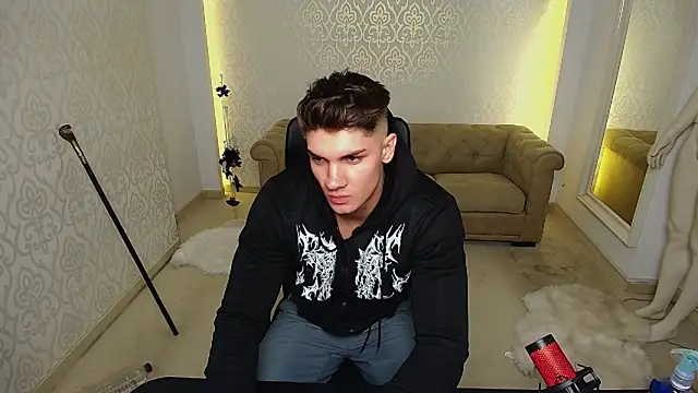 MaxKaiden's cam snapshot