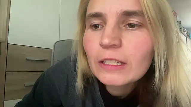 s-te-fan-i's cam snapshot