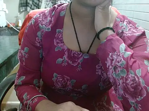 LovingPihu's cam snapshot