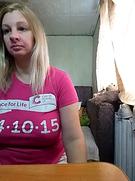 BustyBlond's cam snapshot