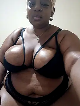 BustyBoobsxXx999's cam snapshot