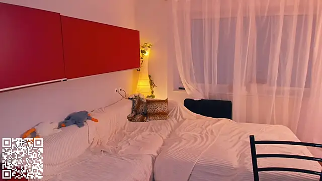 MondoNeko's cam snapshot