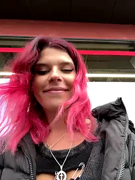 RiriRoseey live sex cam