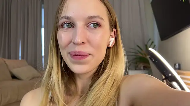 Shyrubate live sex cam