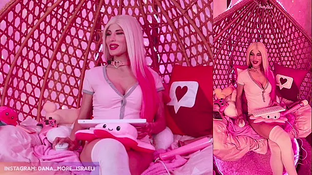 dana_more's cam snapshot