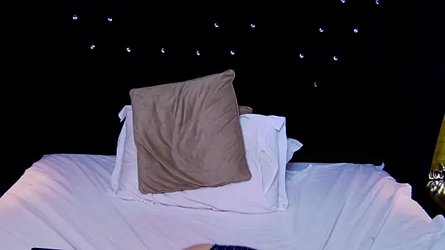 LaraAddison's cam snapshot