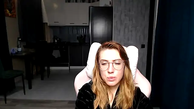 Reginasmilee's cam snapshot