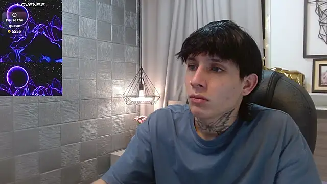 Iantwink18 live sex cam