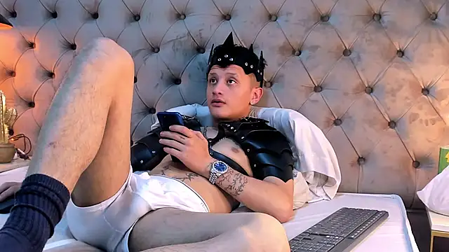 SkinnyZetth live sex cam