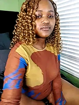 ThickPearlx23 live sex cam