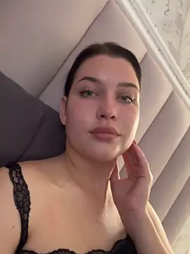 KikiWatson live sex cam