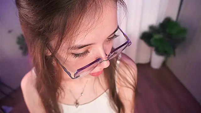 tinyanie's cam snapshot