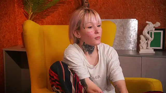 IsauraGarratt's cam snapshot