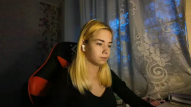 Witching_Moon's cam snapshot